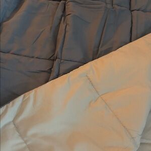 Comforter and pillow shams queen